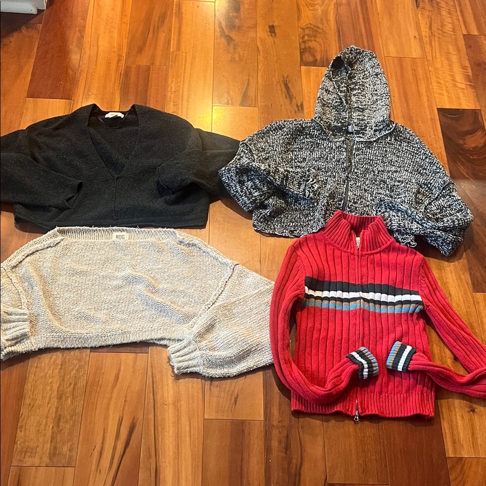 (4) BDG Urban Outfitters Sweater Cardigan Lot size XS